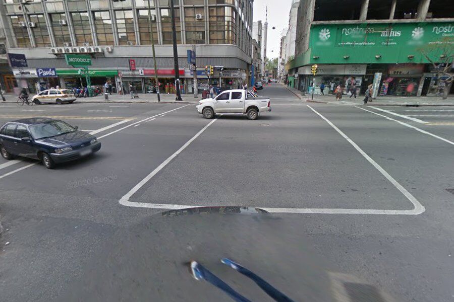 Violencia en Centro: persiguieron y apuñalaron a joven en un comercio de 18 de Julio