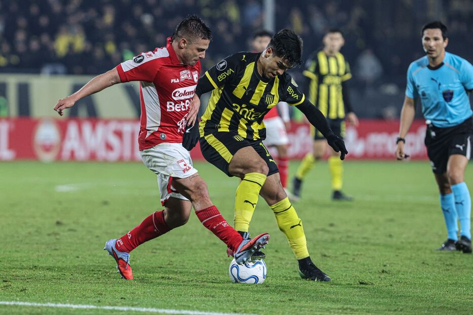 Libertadores: Peñarol está cayendo con Independiente Santa Fe 1-0 en el Campeón del Siglo