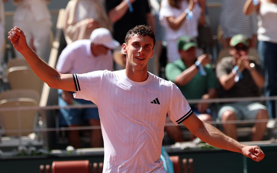 Sorpresa: el argentino Cerúndolo eliminó a Sinner, número 1 del mundo, de Roland Garros