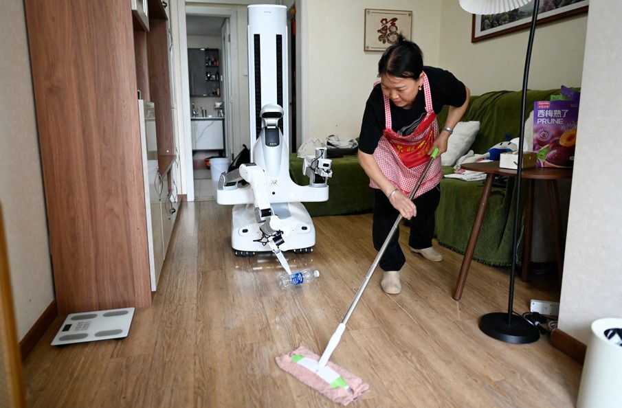 Robots con IA ya limpian casas en China y aprenden observando a humanos