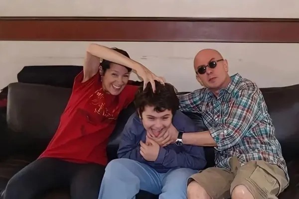 “A la rebeldía no se renuncia”: el agradecimiento de la pareja e hijo del Indio Solari