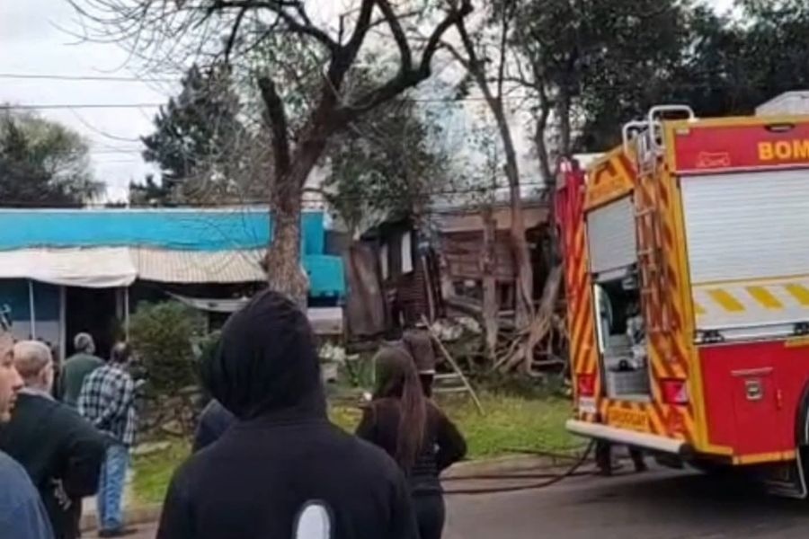 Murió dirigente del FA de Salto; se descompensó tras colaborar en el incendio de una casa