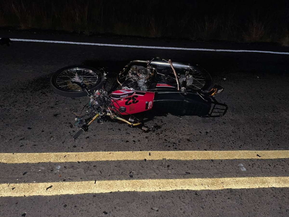 Policía investiga choque frontal entre dos motos que dejó dos personas fallecidas en Salto