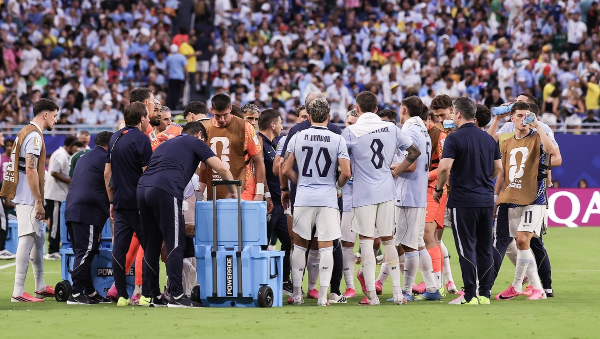 El Loco Abreu analizó el empate de Uruguay con Arabia y recordó la ausencia de Luis Suárez