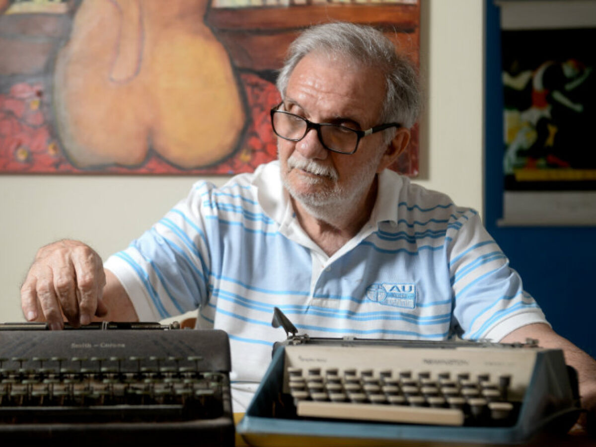 Muere el escritor Raimundo Carrero, famoso por imponer mito urbano de la “pierna peluda”