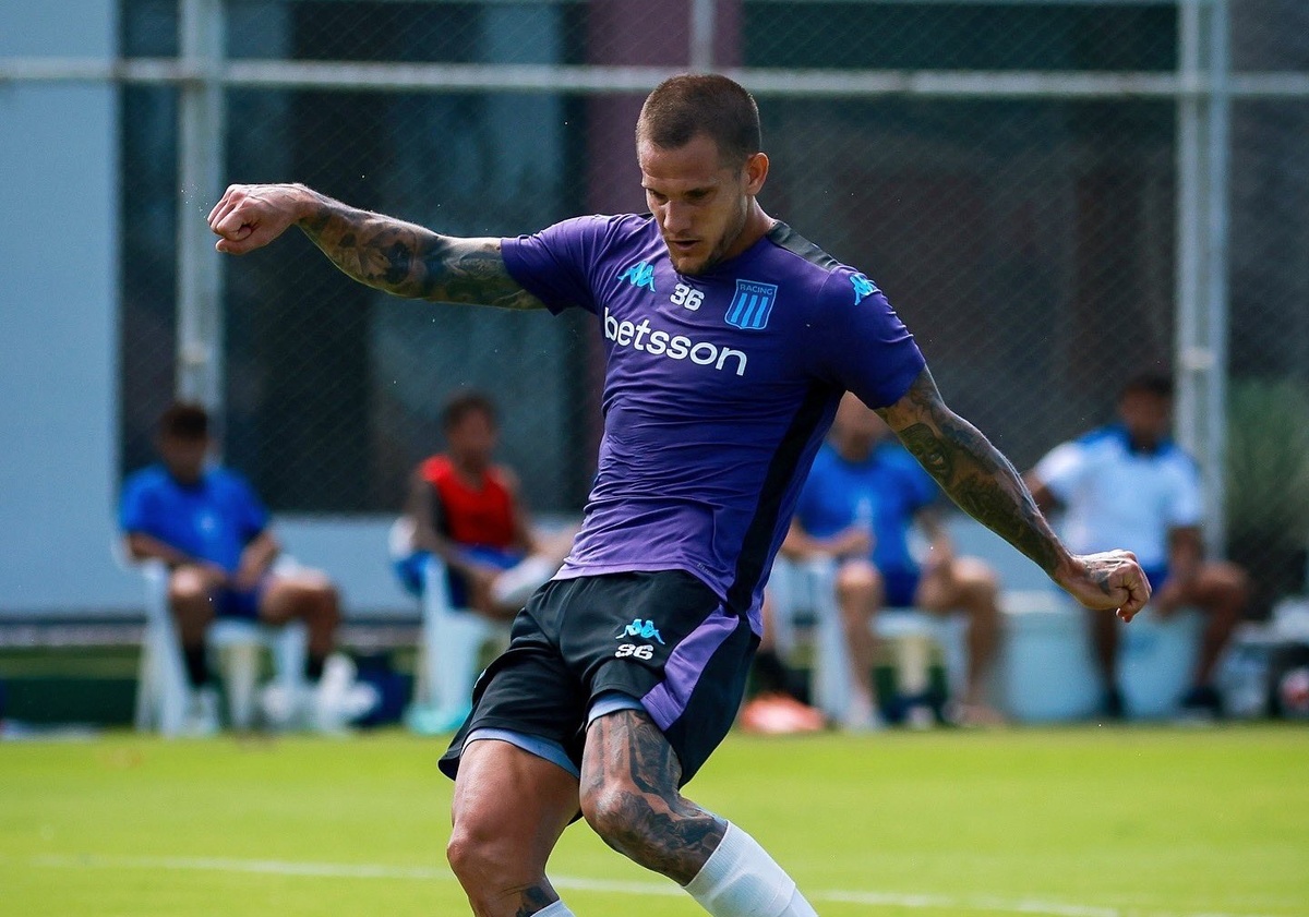 Nacional: un volante ex Manchester City se transformó en la primera alta de los albos