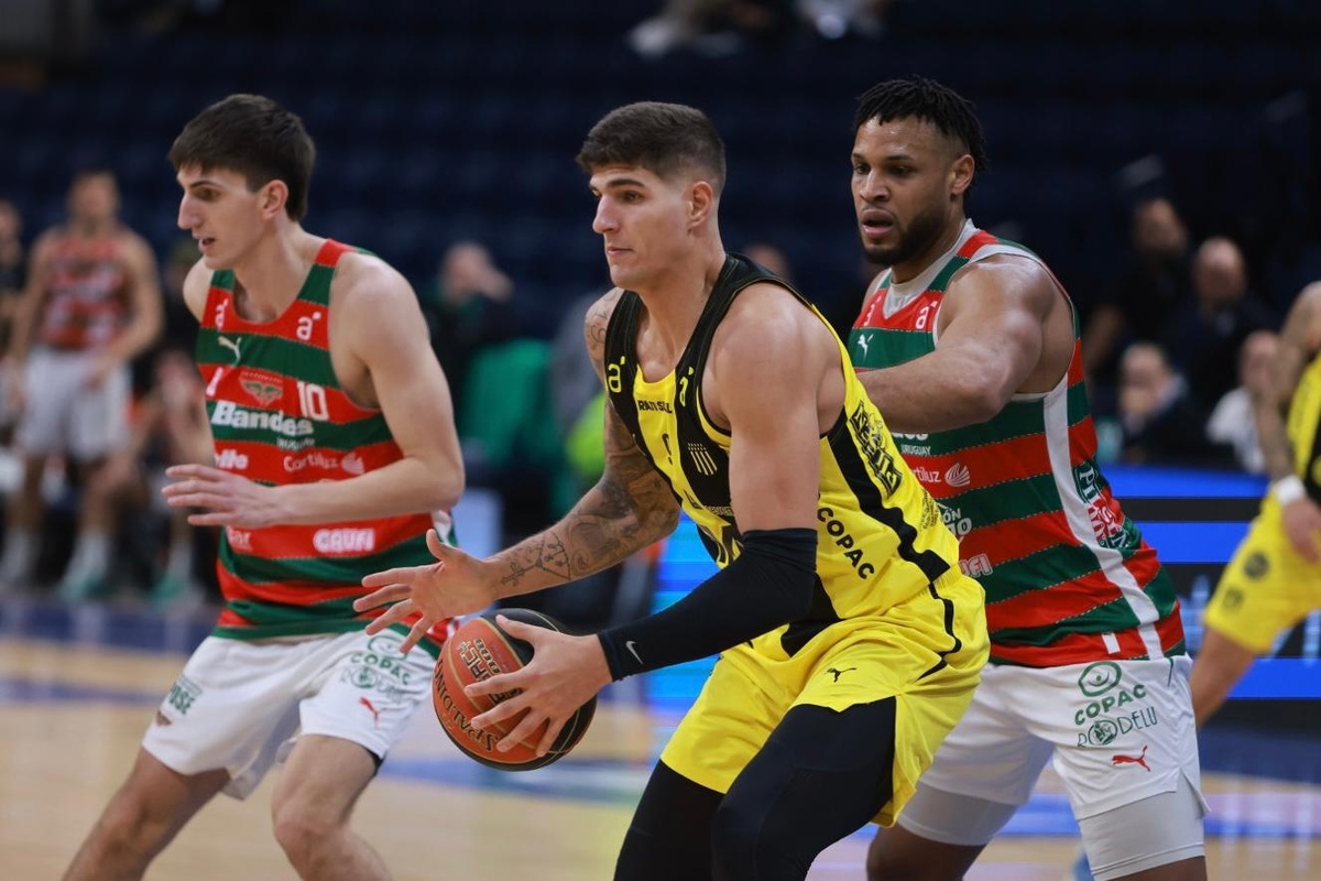 Básquet: Peñarol y Aguada están disputando la sexta final de la Liga en el Antel Arena