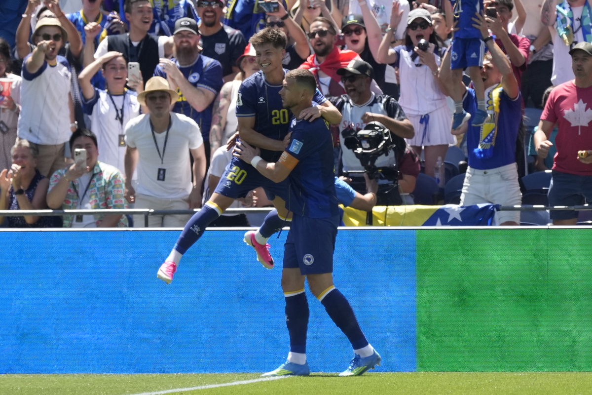 Mundial: Bosnia y Herzegovina derrotó 3-1 a Catar por el grupo B en Seattle y fue tercero
