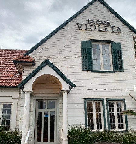 La Casa Violeta, icónico restaurante de Montevideo con tres décadas, cerró sus puertas