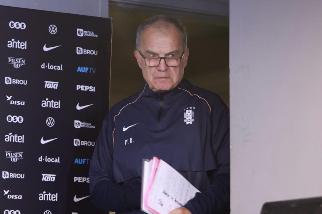 Bielsa habló de su relacionamiento con los jugadores y los dos pedidos que le hicieron