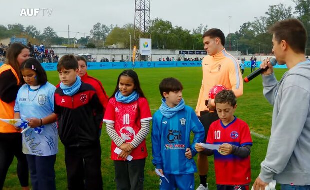 El emotivo mensaje que niños leyeron a la selección en Canelones previo a viaje al Mundial