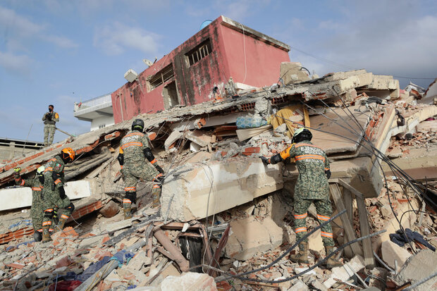 Rescatistas mexicanos trabajan en el terremoto en Venezuela. Foto: EFE.