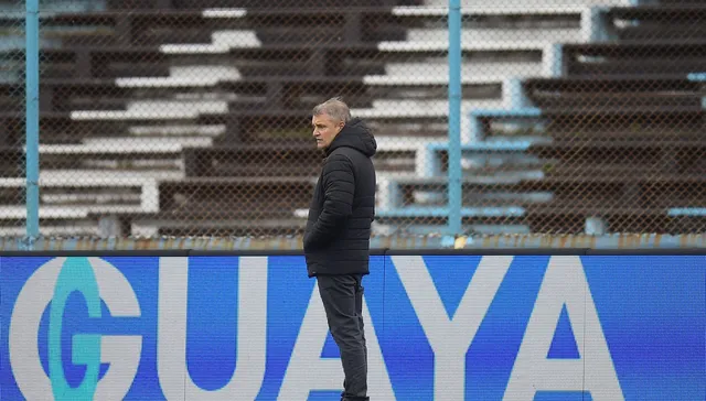 ¿Se queda?