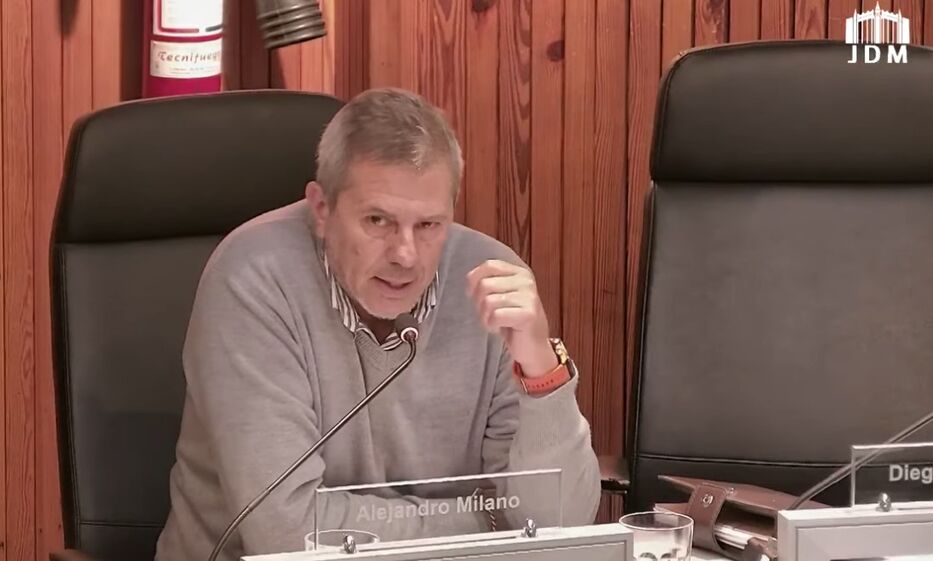 “Hace 35 años la tienen adentro”, dijo edil del FA y un blanco esperó afuera “para hablar”