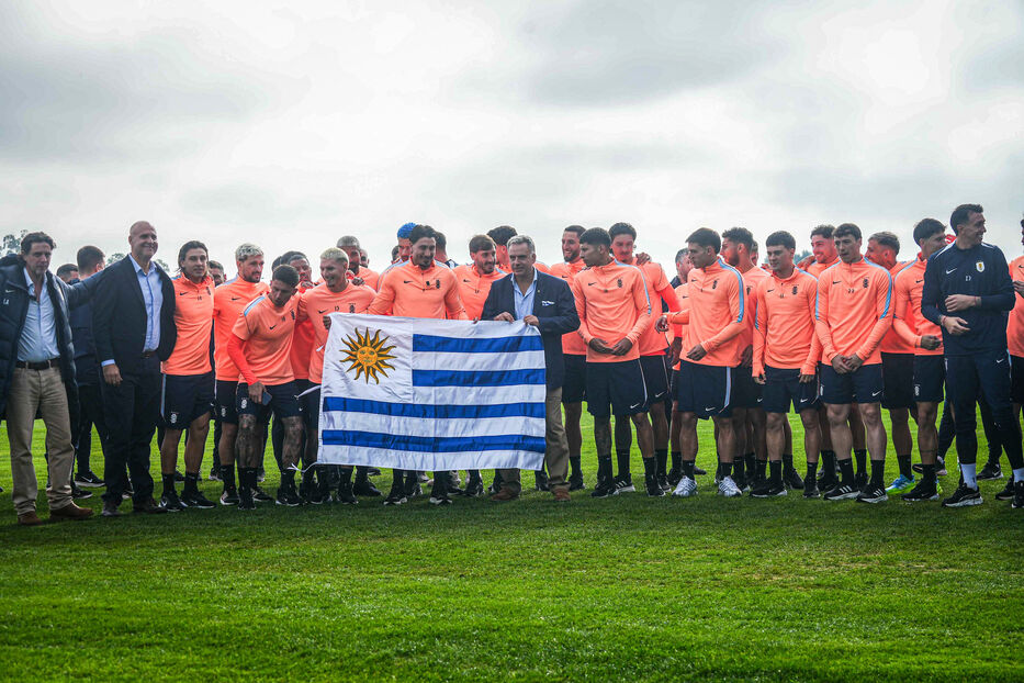 Yamandú Orsi confirmó que viajará al Mundial para acompañar a la selección uruguaya