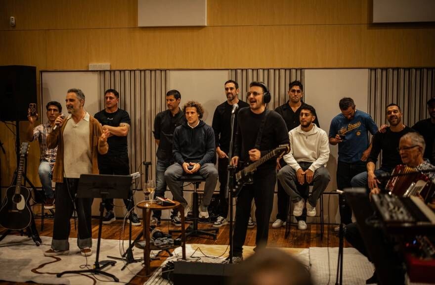 Presentaron reversión de “Cielo de un solo color”, canción oficial de Uruguay para Mundial