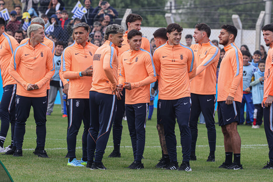 La selección uruguaya sumó un nuevo miembro a la delegación rumbo al Mundial: ¿quién es?