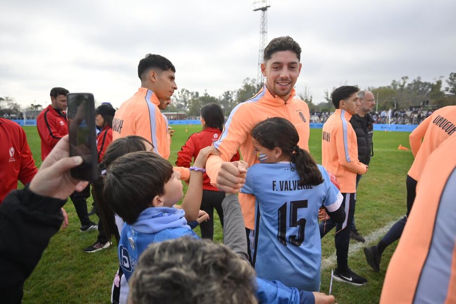 “Nos da energía”: la selección uruguaya se despidió del público con evento en Canelones