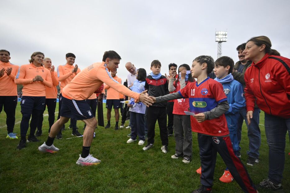 El emotivo mensaje que niños leyeron a la selección en Canelones previo a viaje al Mundial