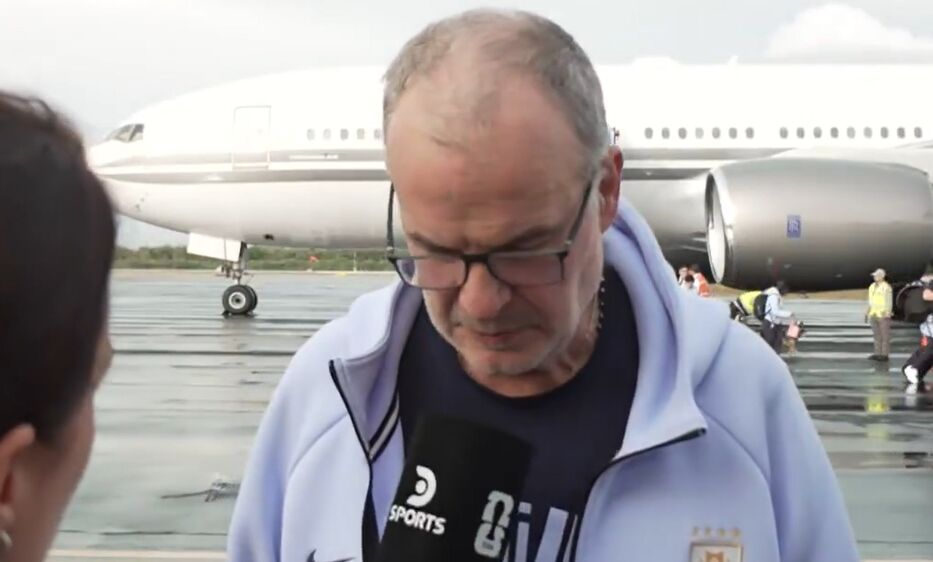 Marcelo Bielsa volvió a hablar mano a mano con la prensa, pero con respuestas muy escuetas