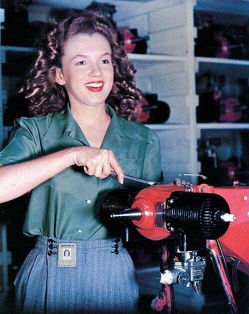 Marilyn Monroe a los 18 años - Foto del Ejército de los EE. UU.