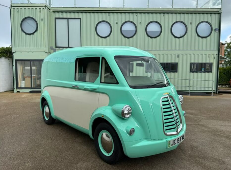 La estética de siempre: Morris vuelve con versión eléctrica de un clásico de los años 50