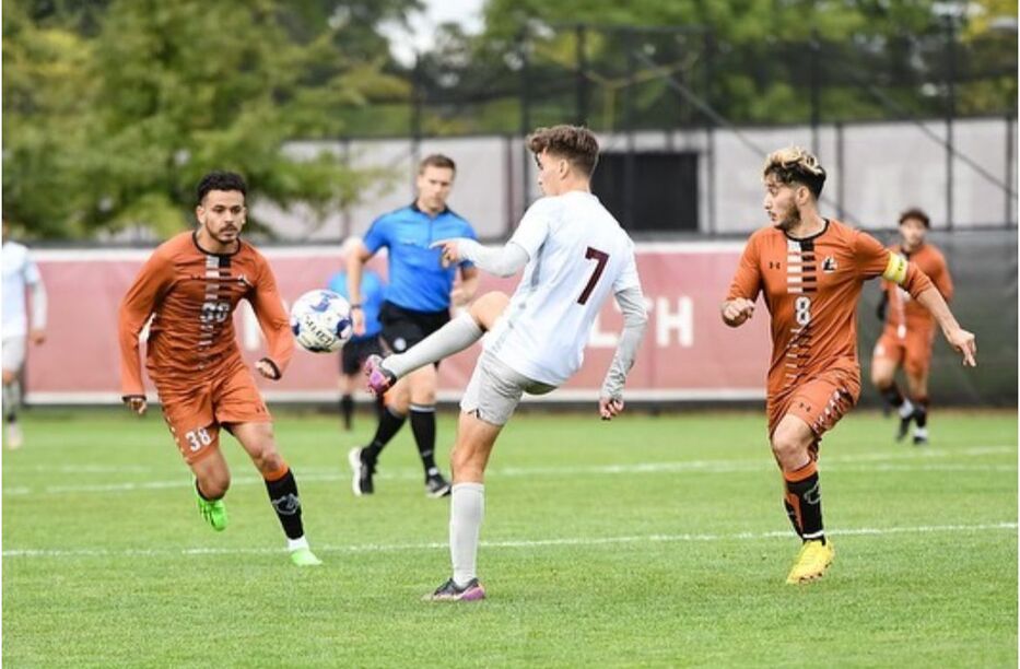 Tomás Echevarría jugando en University of Northwestern Ohio. Foto: Instagram @tomas_echevarria7
