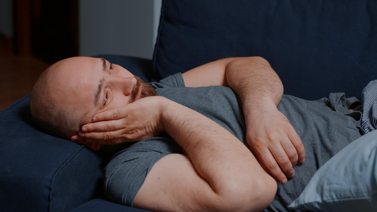 Psicólogo propone pasar la noche en vela para curar el insomnio