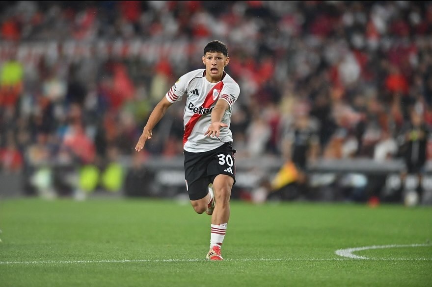 Llegó a Uruguay el argentino Leonel Jaime para sumarse a préstamo al plantel de Peñarol