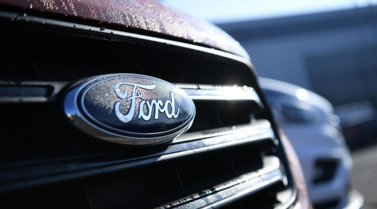 Ford recontrata a 350 expertos veteranos luego de que la IA fracasara en sus tareas