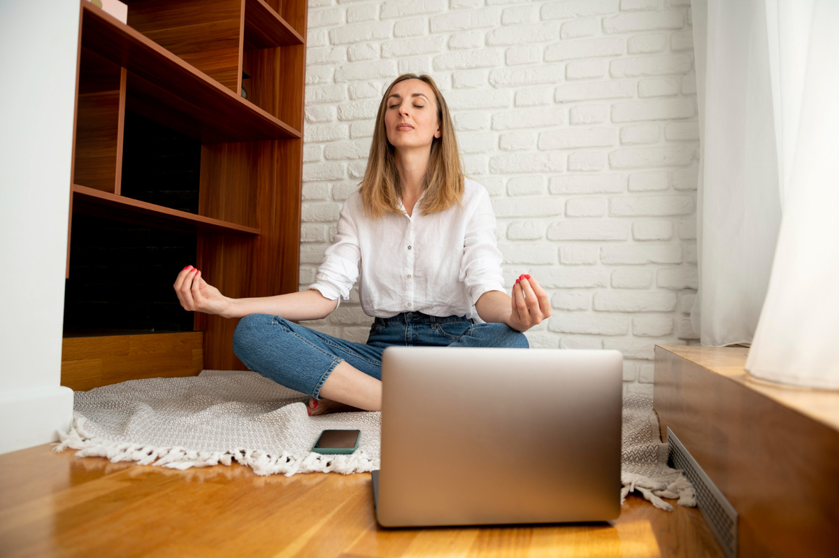Encuentro de mindfulness online y gratis para reconocer ansiedad y favorecer descanso