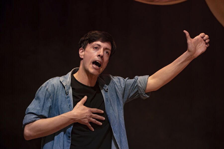 Roberto Peloni en “El brote”