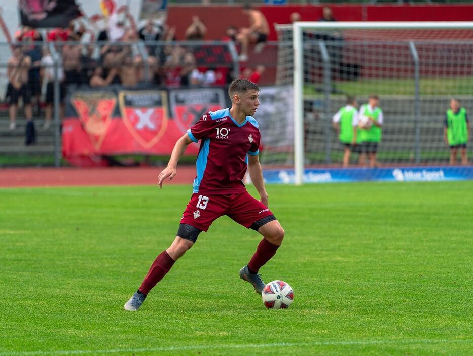 Guillermo Padula jugando en el Bellinzona de Suiza. Foto: Instagram @guillepadula