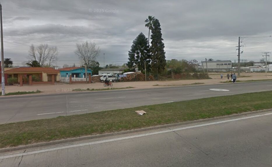 Tragedia: hombre saltó de una moto para evitar un choque y murió atropellado por un auto