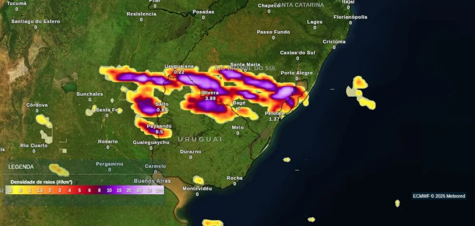 Mapa de rayos según previsión para las 08:00 horas del sábado. Meteored