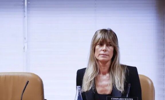 Envían a juicio a Begoña Gómez, esposa de Pedro Sánchez, por dos presuntos delitos