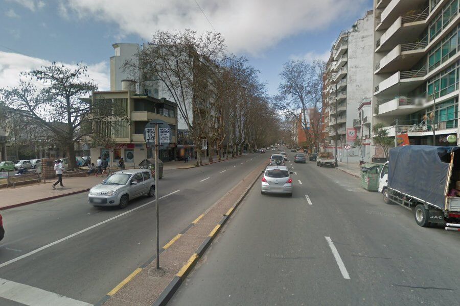 Forcejeó con un motociclista y falleció: investigan la muerte de un joven en pleno Pocitos