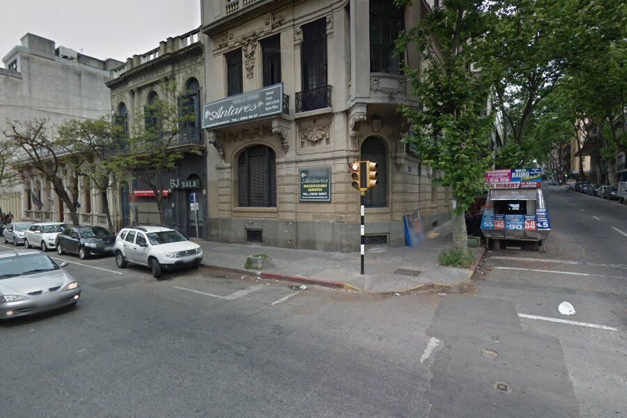 Montevideo: apuñalaron a un hombre en la esquina de la sede de la Policía Nacional