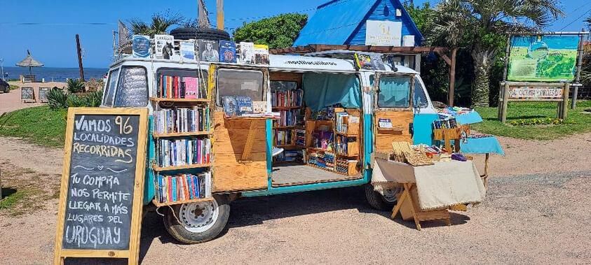 La Kombi librería que recorrió Uruguay rompió motor: ahora busca volver a la ruta