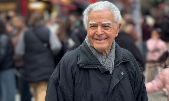 Alberto Chab, el influencer de 99 años que quiere recuperar su comunidad en las redes