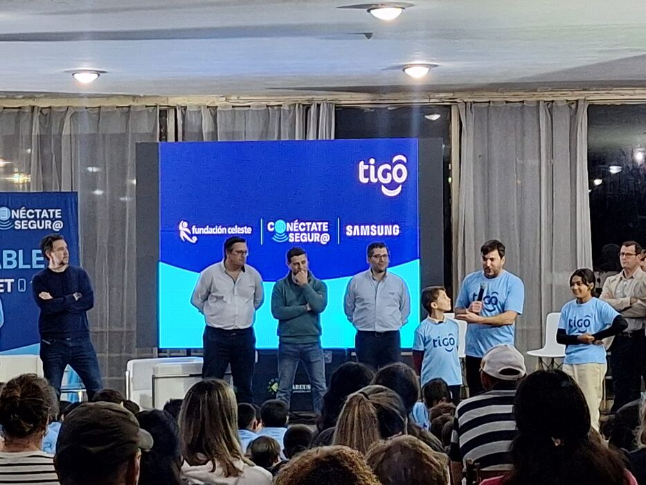 Tigo y Fundación Celeste lanzaron en Paysandú un programa nacional de educación digital