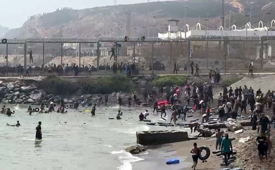 Guardia Civil española confirmó 15 violaciones en Ceuta tras entrada masiva de migrantes
