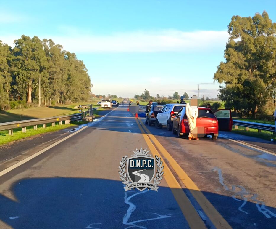 Canelones: choque múltiple dejó como saldo un fallecido y tres heridos leves