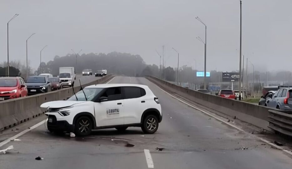 Un hombre resultó gravemente herido en un accidente en accesos al Aeropuerto de Carrasco