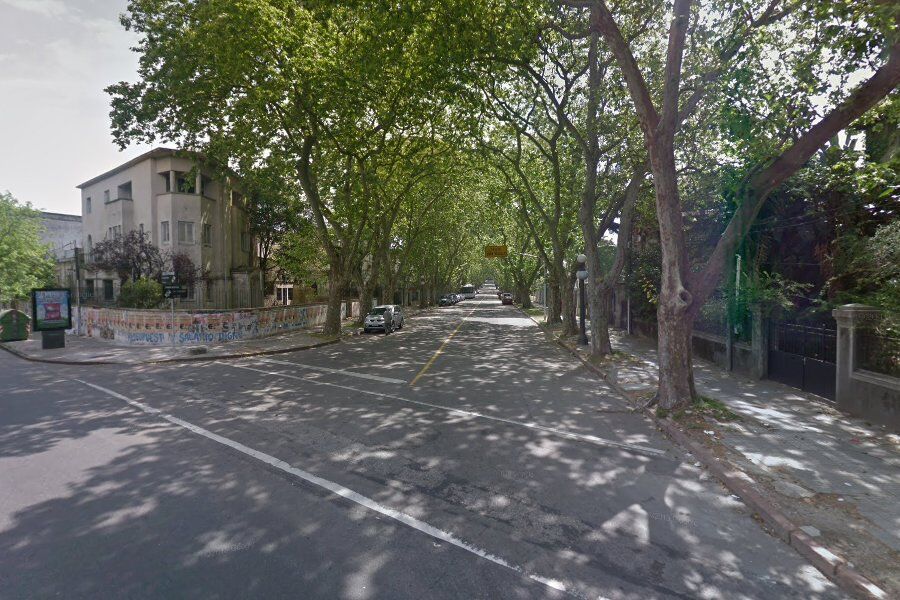 Mujer policía repelió una rapiña: le quisieron robar la moto entre cuatro y baleó a uno