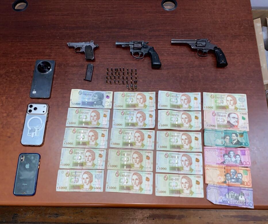 Batlle y Ordóñez: allanaron un domicilio e incautaron armas y dinero nacional y extranjero