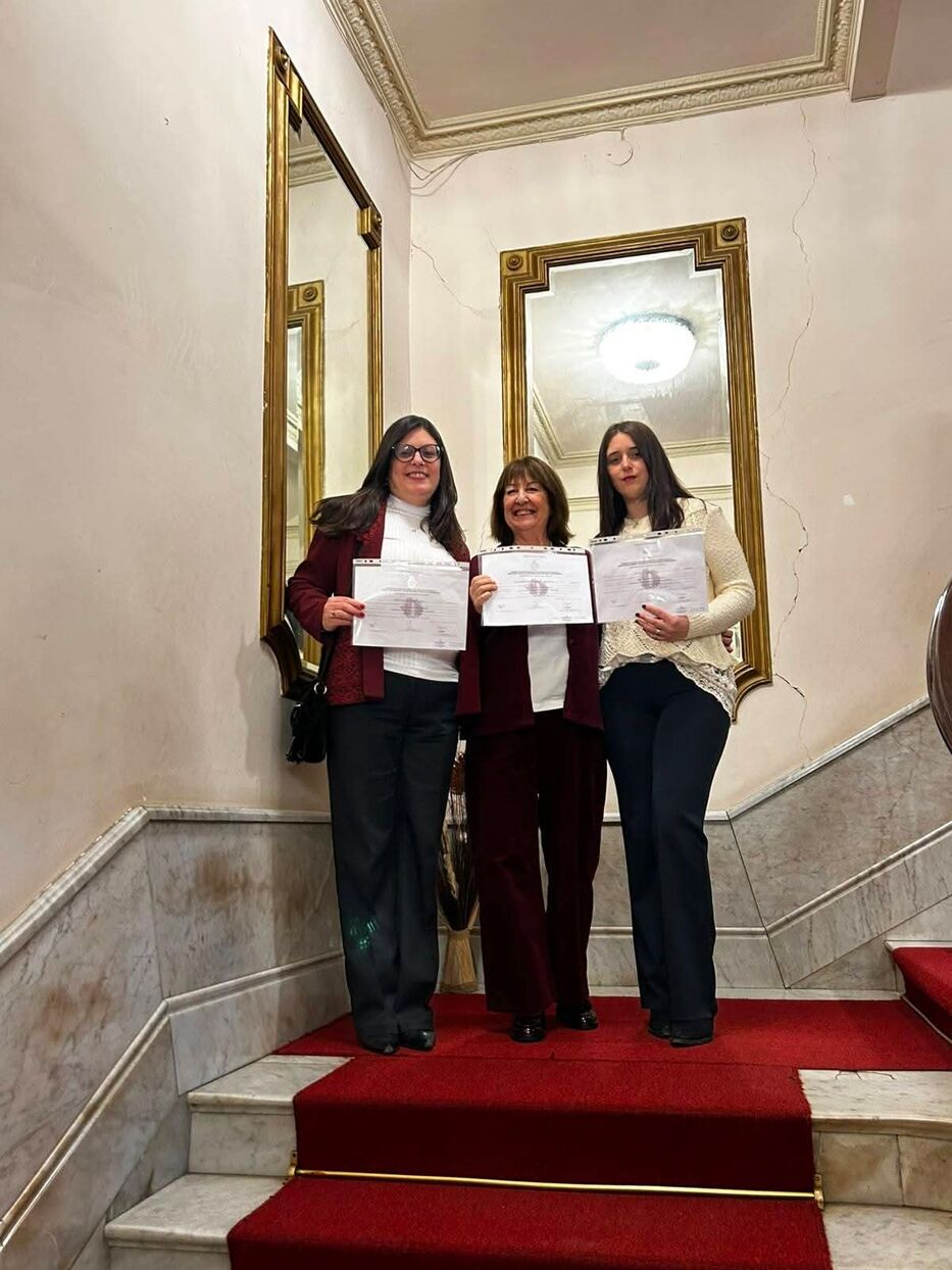 Volvió a estudiar a los 45, se recibió con su hija y ahora busca su lugar en el turismo