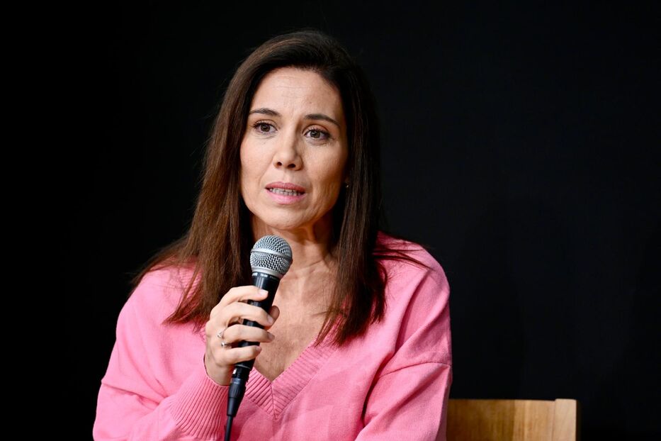 Marga Cloquell debuta en Uruguay como Adina: “Amar no significa perder la libertad”