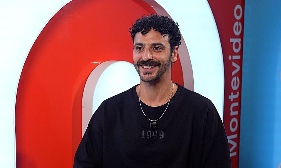 Charly Borthagaray, el director del grupo uruguayo de folklore que conquistó el mundo