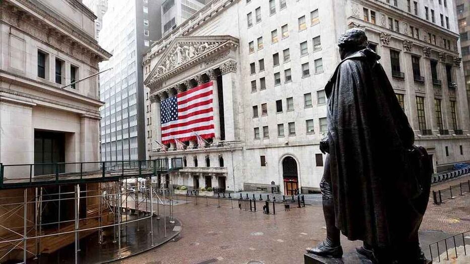 Inversores atentos a minutas de la Fed